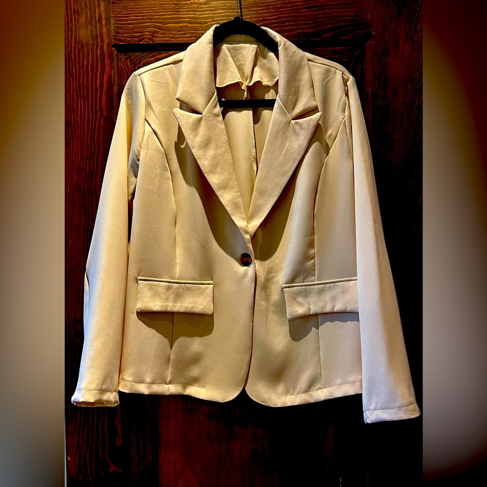 Avery “Sophie” Blazer